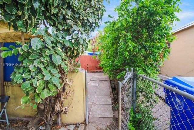Small Image of 2655 SOUTH WEST 34TH CT, Miami Number 33