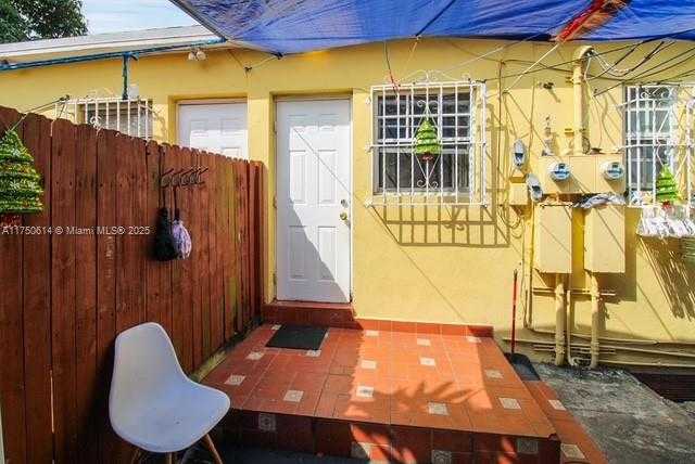 Small Image of 2655 SOUTH WEST 34TH CT, Miami Number 39