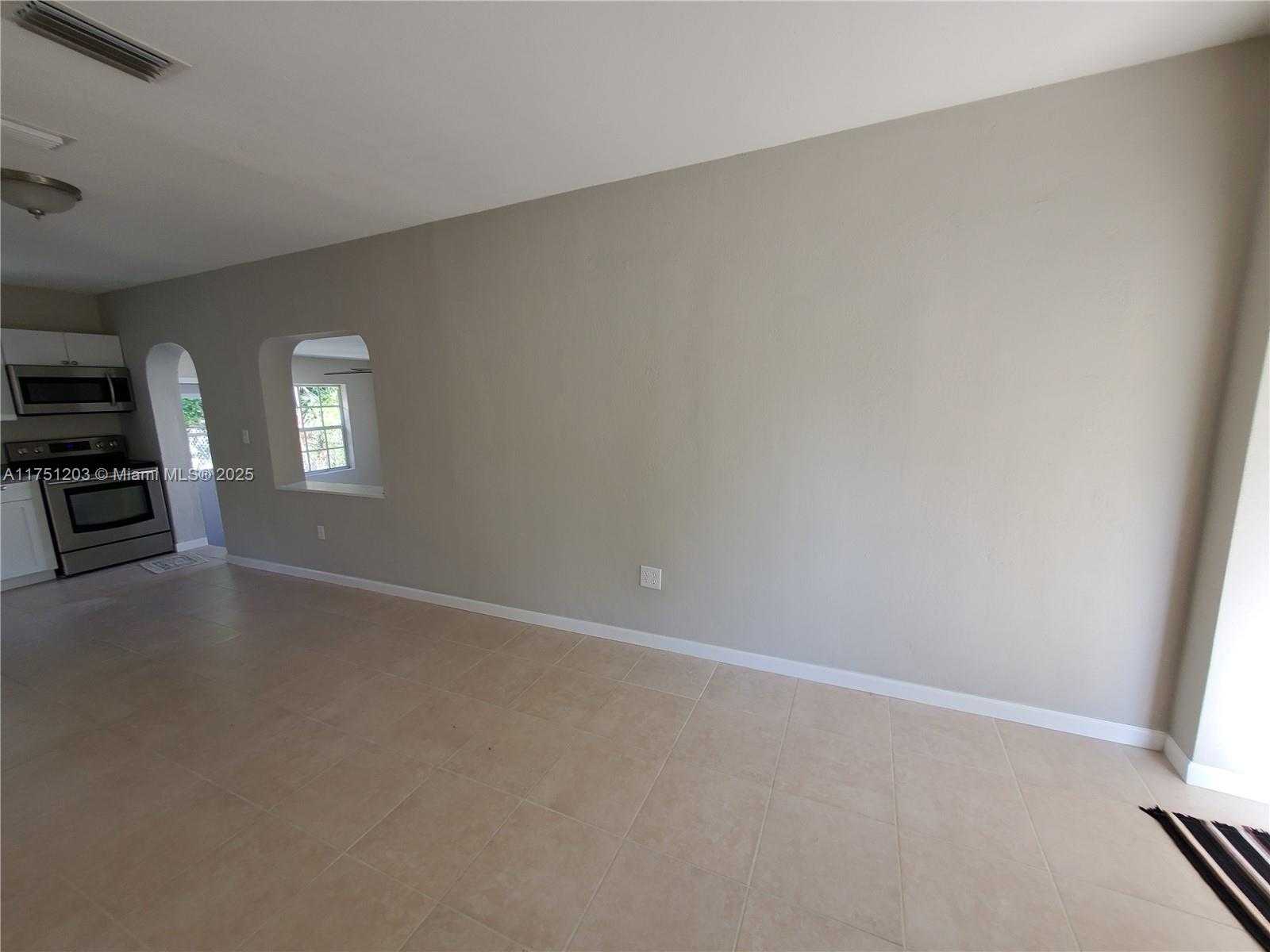 Small Image of 70 NORTH WEST 33RD ST #1, Miami Number 11