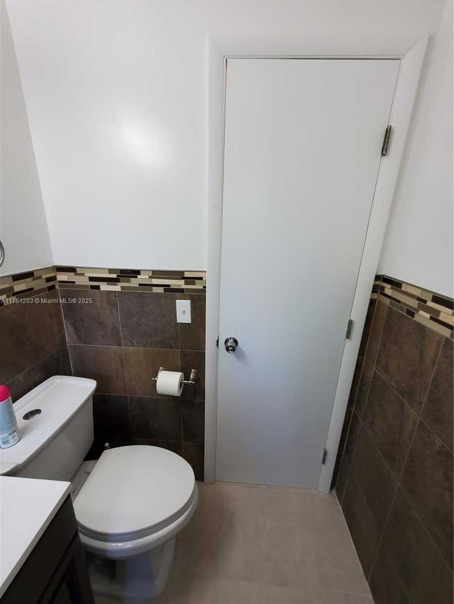 Small Image of 70 NORTH WEST 33RD ST #1, Miami Number 31