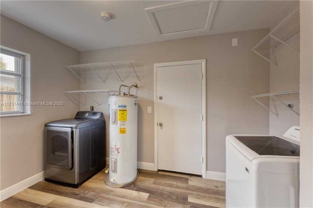 Small Image of 1717 NORTH EAST 25TH ST, Wilton Manors Number 16