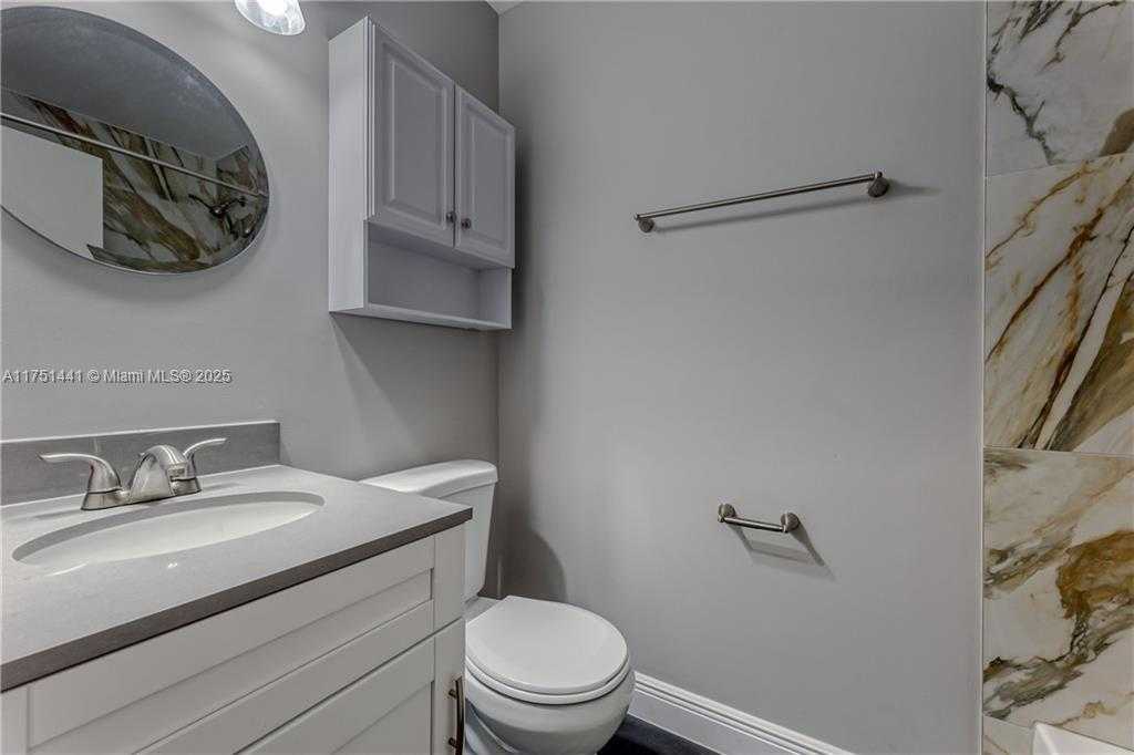 Small Image of 1717 NORTH EAST 25TH ST, Wilton Manors Number 22