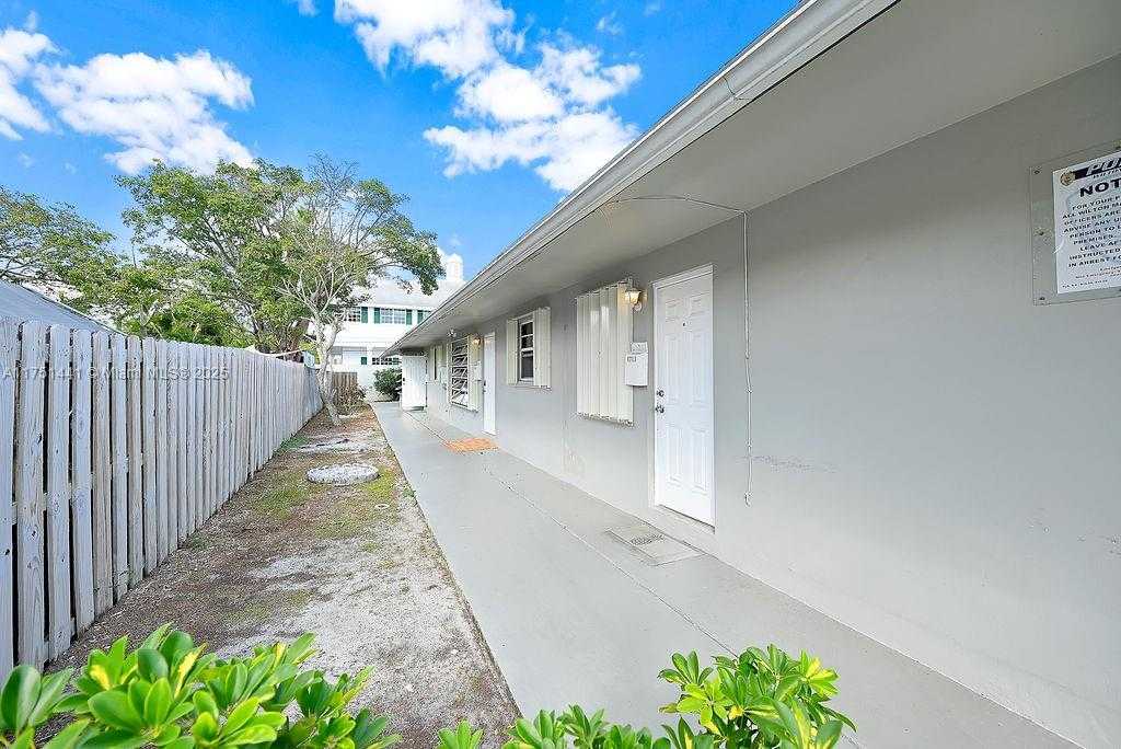 Small Image of 1717 NORTH EAST 25TH ST, Wilton Manors Number 39