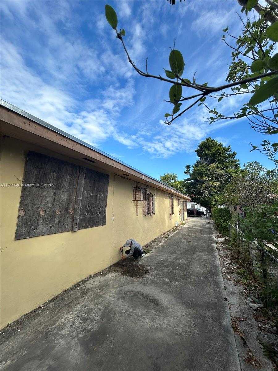 Small Image of 1780 NORTH WEST 15TH ST, Miami Number 6