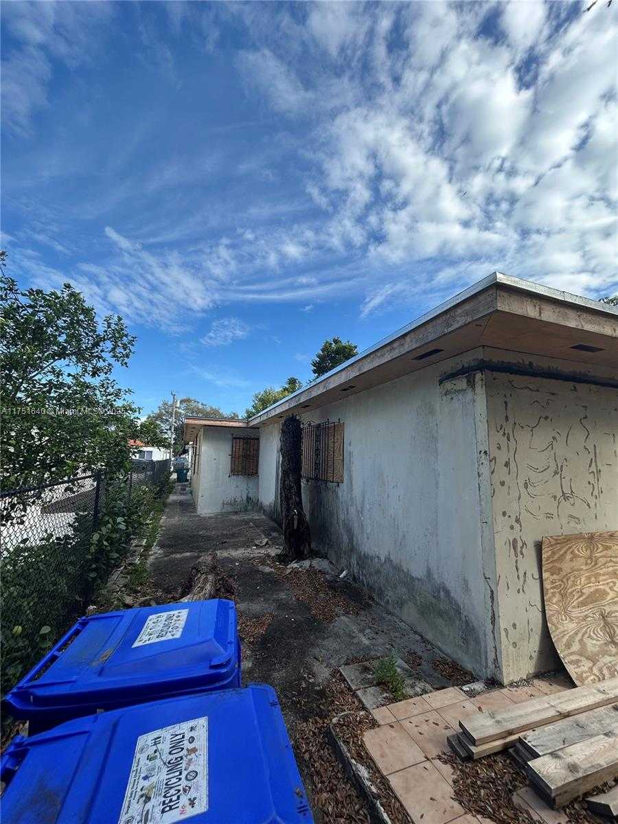 Small Image of 1780 NORTH WEST 15TH ST, Miami Number 7