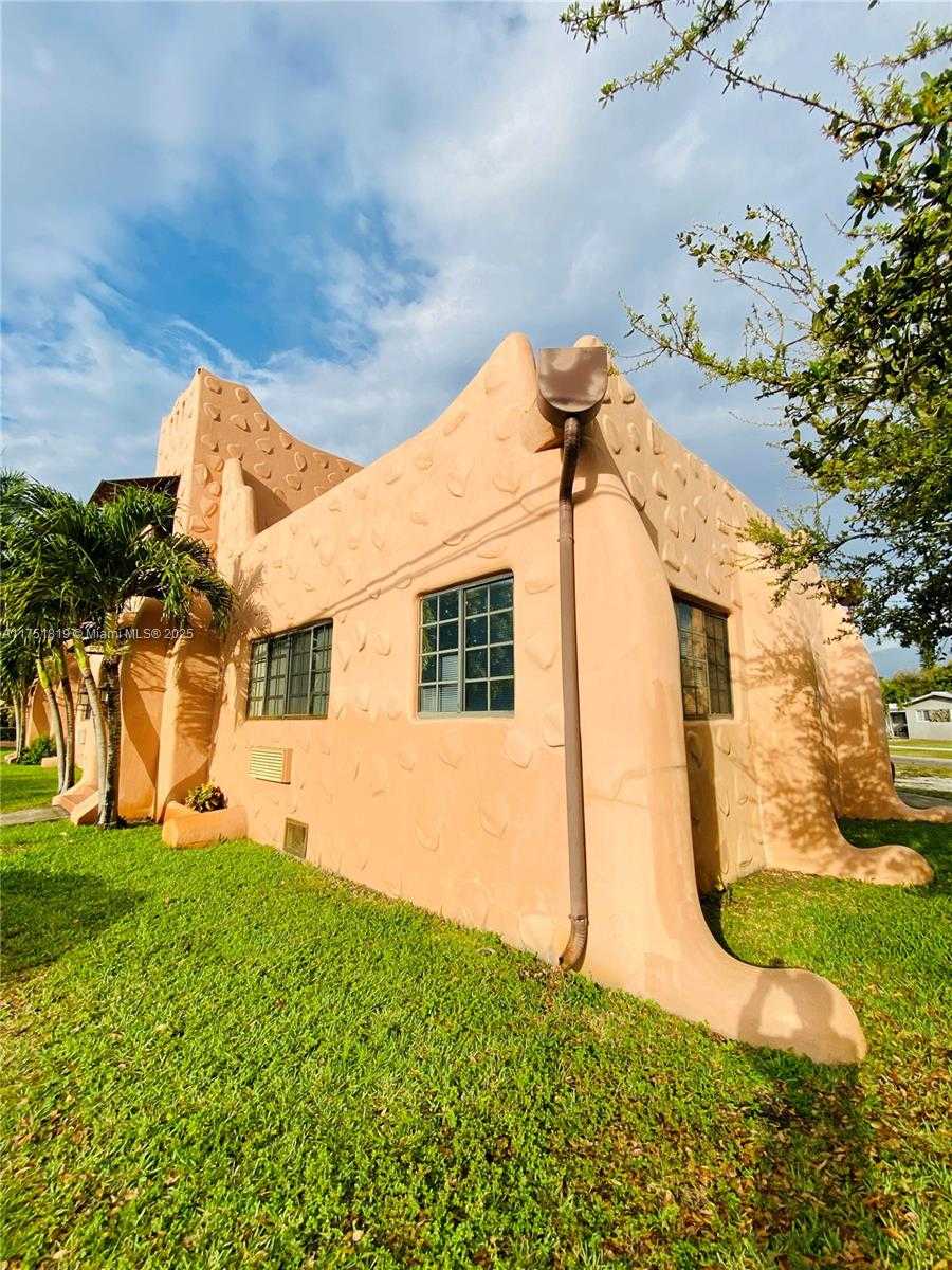 Small Image of 200 AZURE WAY #23, Miami Springs Number 16