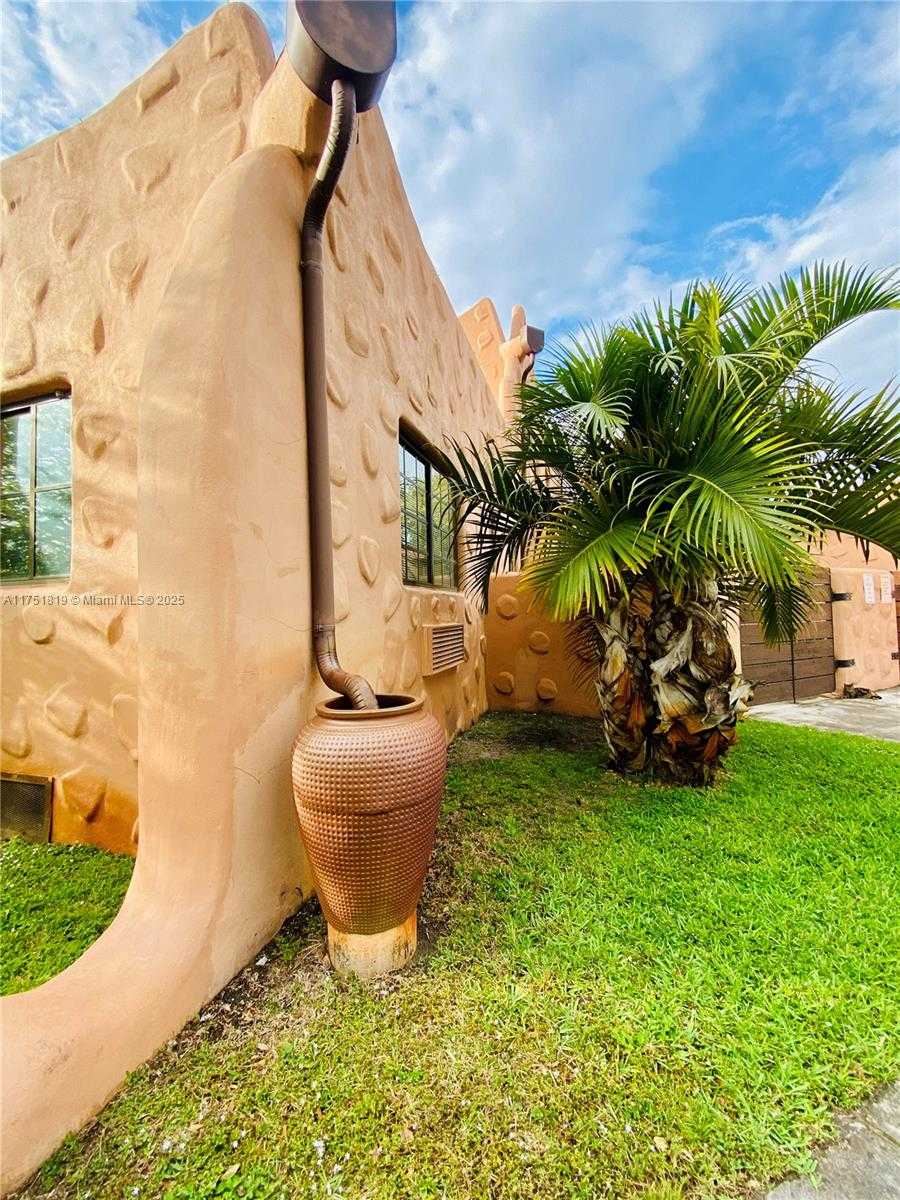 Small Image of 200 AZURE WAY #23, Miami Springs Number 19