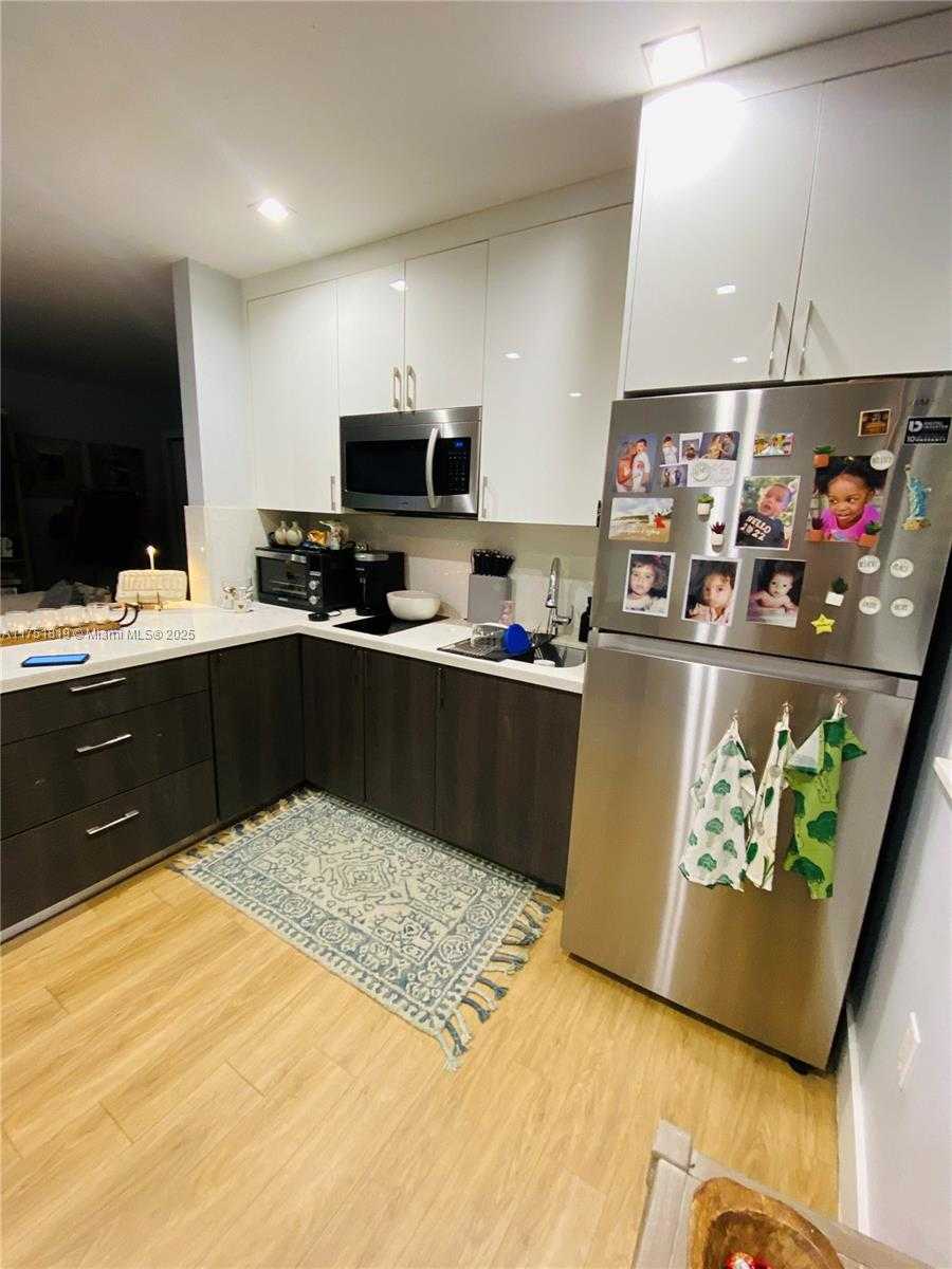 Small Image of 200 AZURE WAY #23, Miami Springs Number 33
