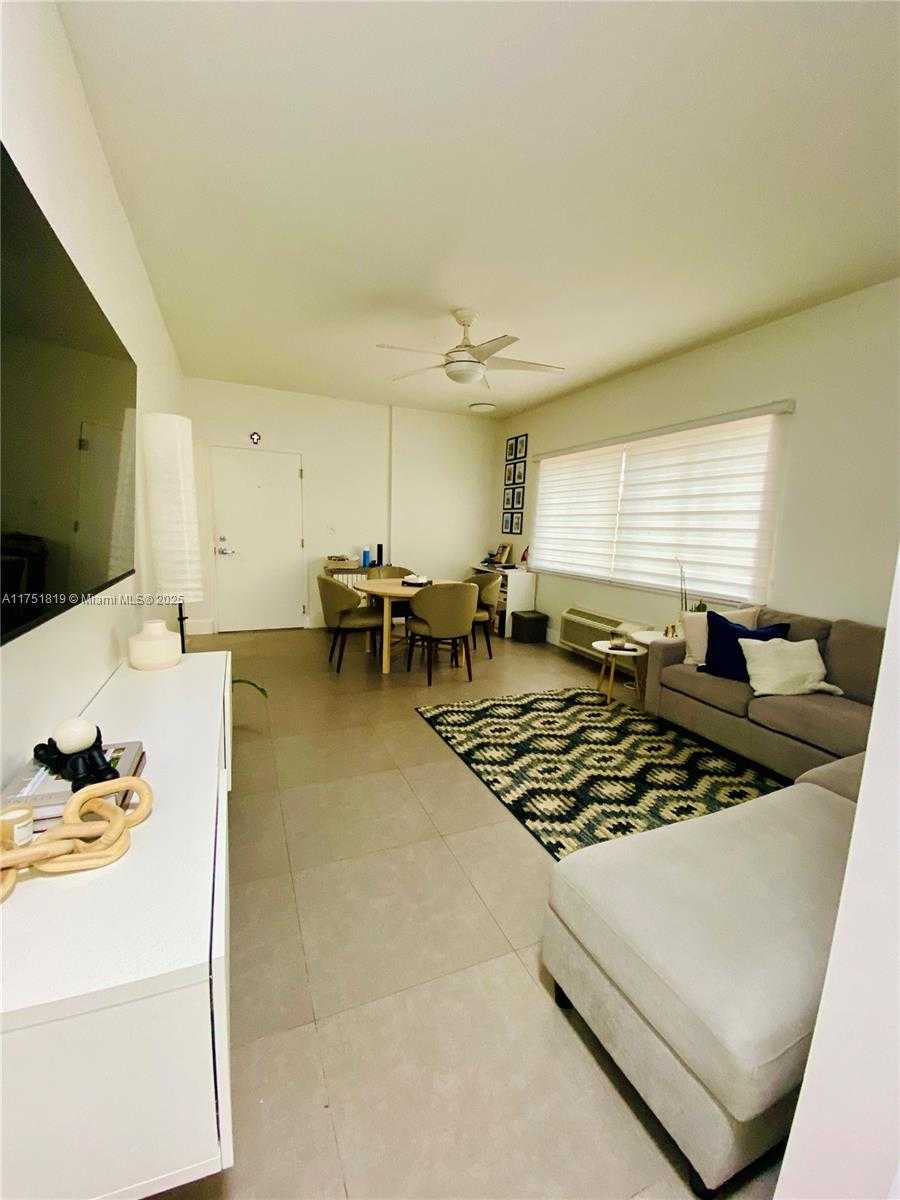 Small Image of 200 AZURE WAY #23, Miami Springs Number 37