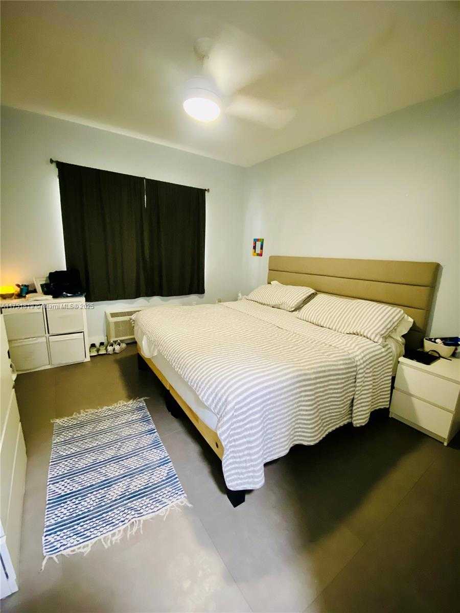 Small Image of 200 AZURE WAY #23, Miami Springs Number 41