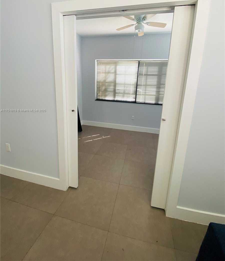 Small Image of 200 AZURE WAY #23, Miami Springs Number 45