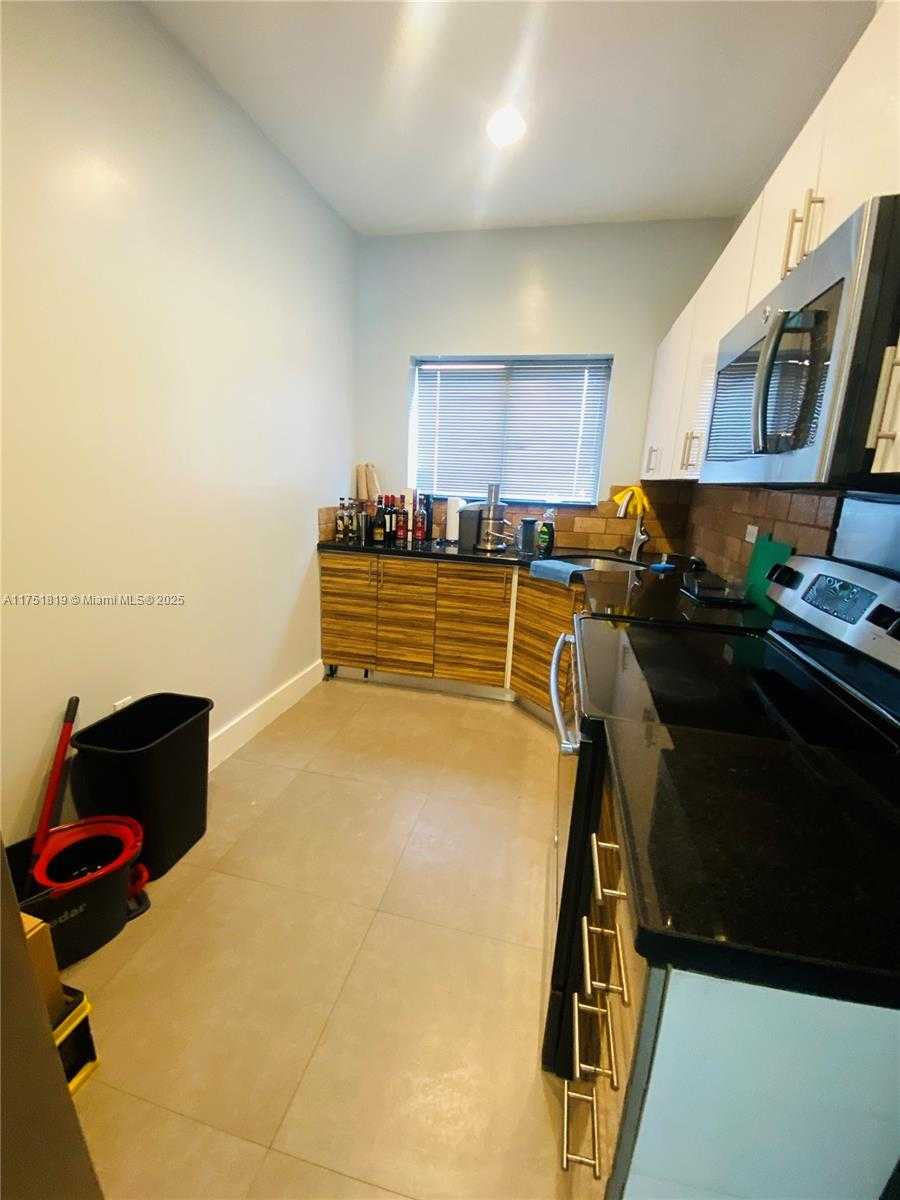 Small Image of 200 AZURE WAY #23, Miami Springs Number 47
