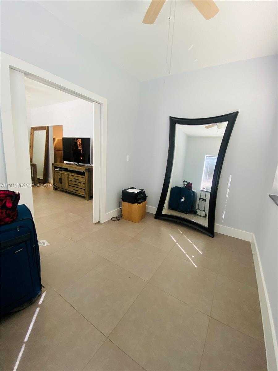 Small Image of 200 AZURE WAY #23, Miami Springs Number 49