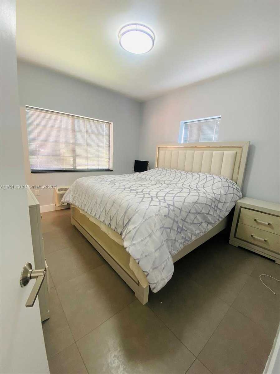 Small Image of 200 AZURE WAY #23, Miami Springs Number 50