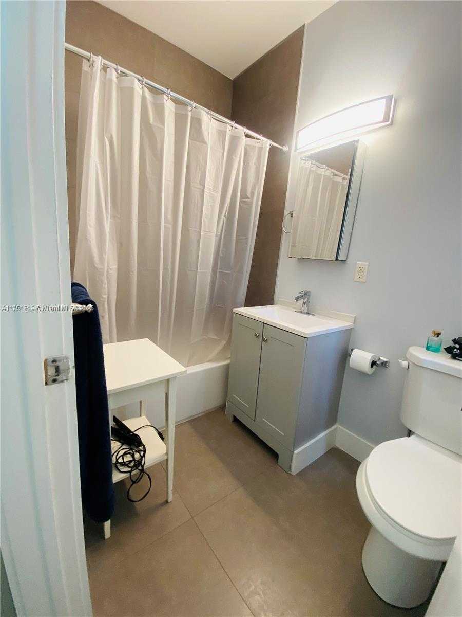 Small Image of 200 AZURE WAY #23, Miami Springs Number 51