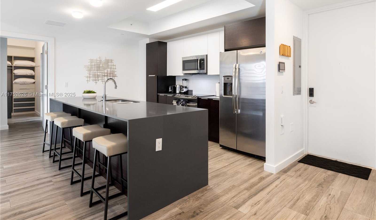 Small Image of 2955 BIRD AVE #6, Miami Number 18