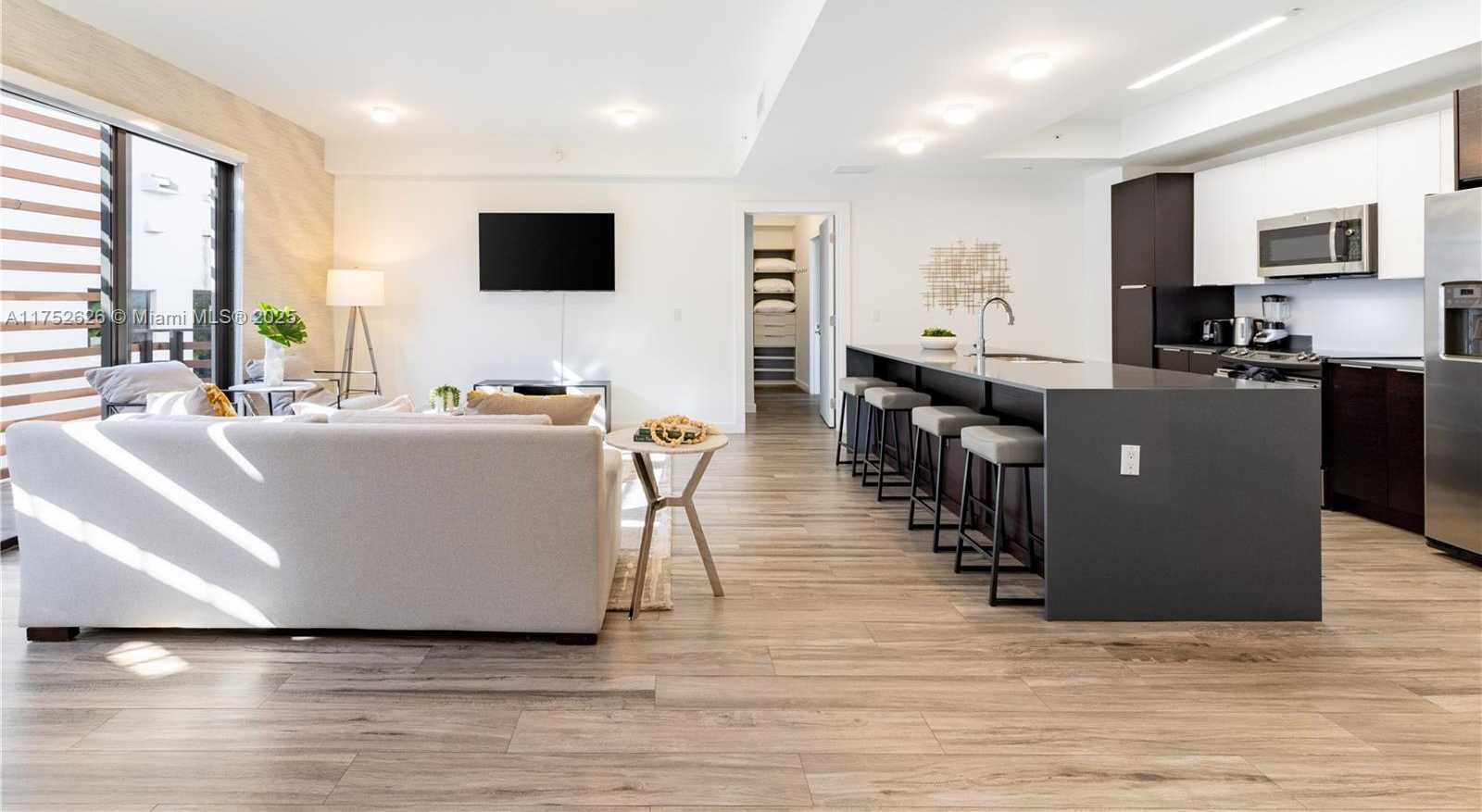Small Image of 2955 BIRD AVE #6, Miami Number 19
