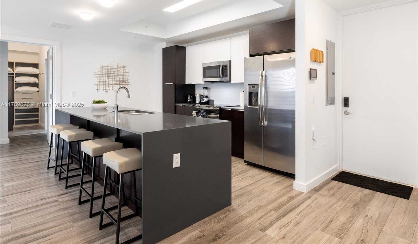 Small Image of 2955 BIRD AVE #6, Miami Number 22