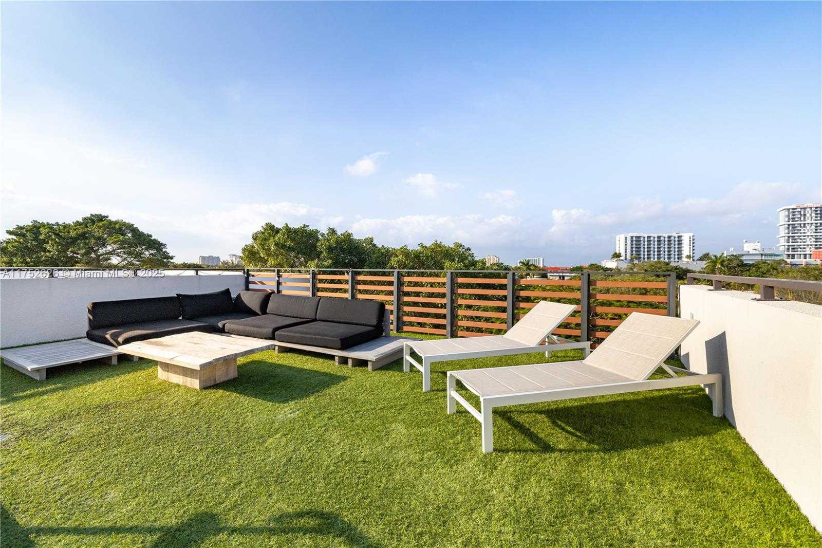 Small Image of 2955 BIRD AVE #6, Miami Number 31
