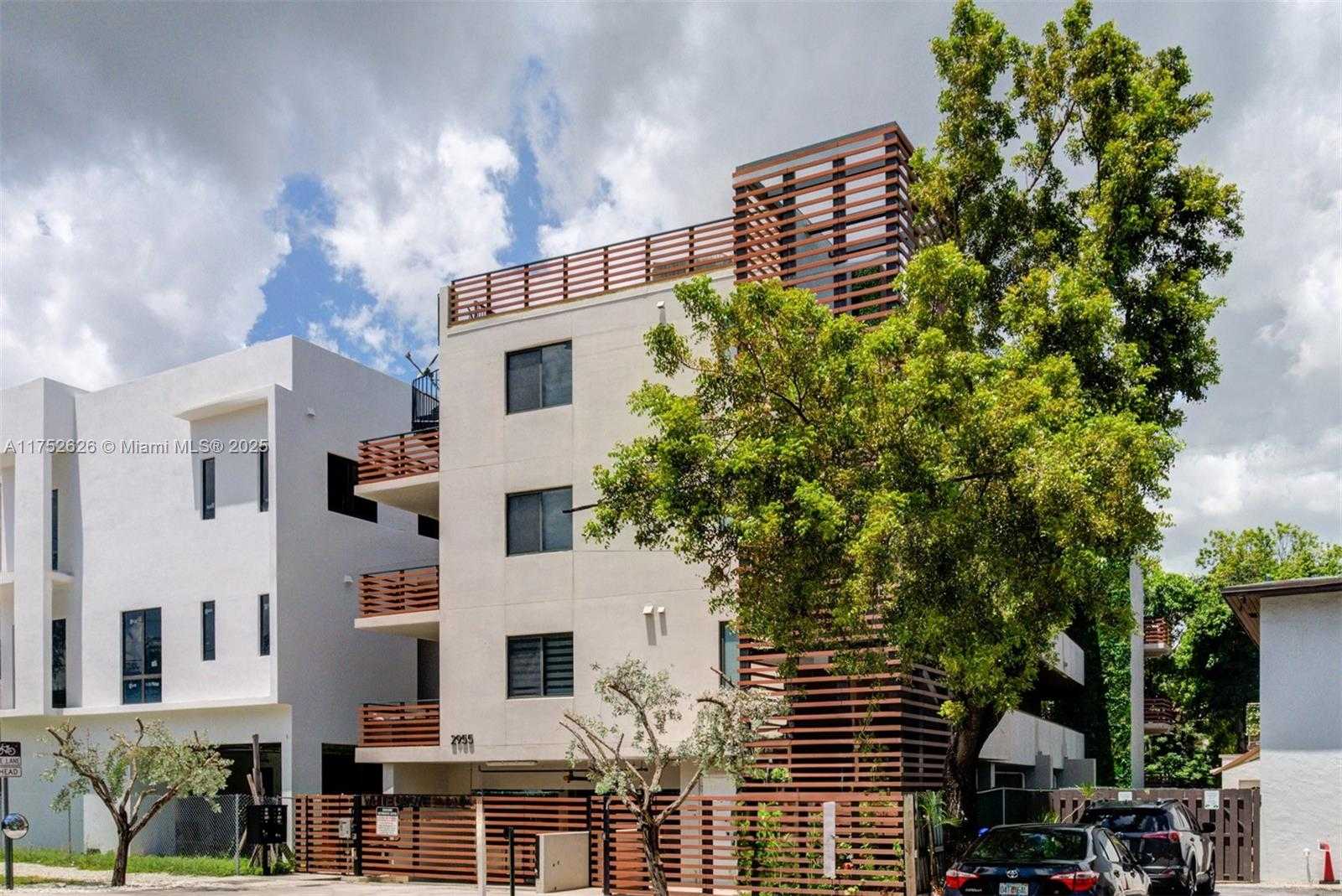 Small Image of 2955 BIRD AVE #6, Miami Number 34