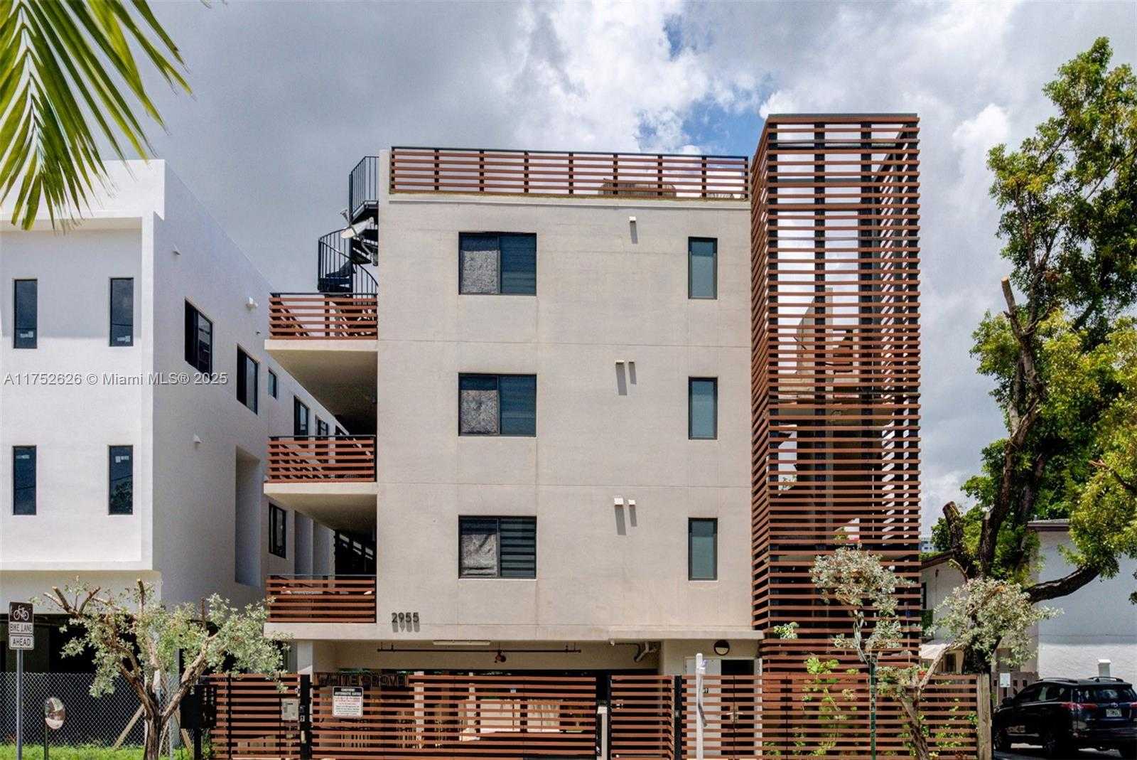 Small Image of 2955 BIRD AVE #6, Miami Number 35