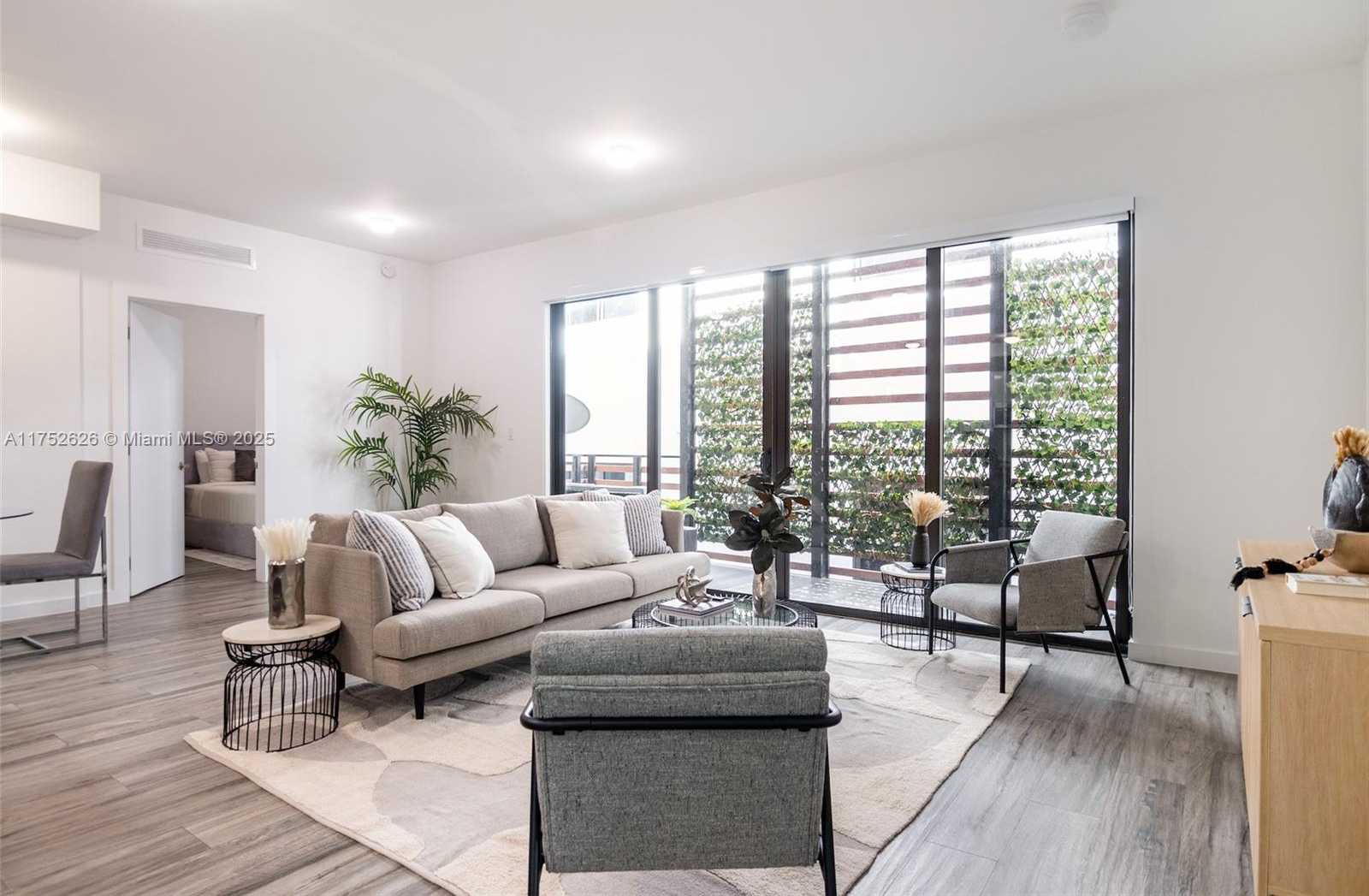Small Image of 2955 BIRD AVE #6, Miami Number 4