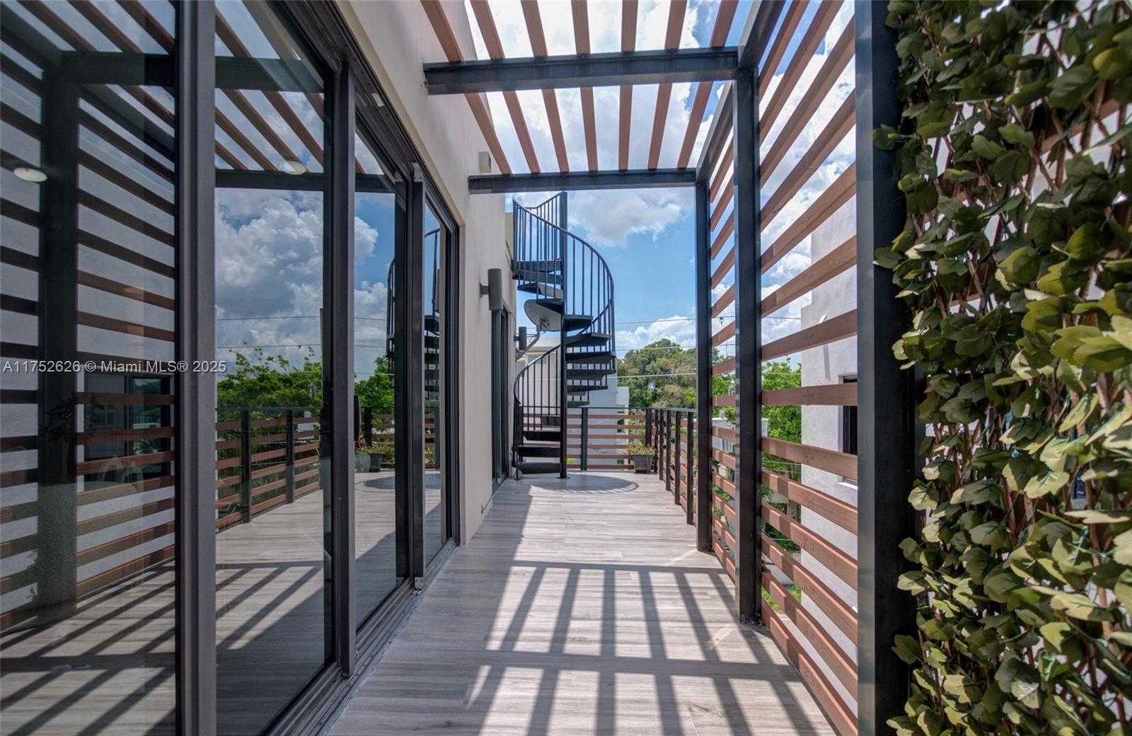 Small Image of 2955 BIRD AVE #6, Miami Number 7