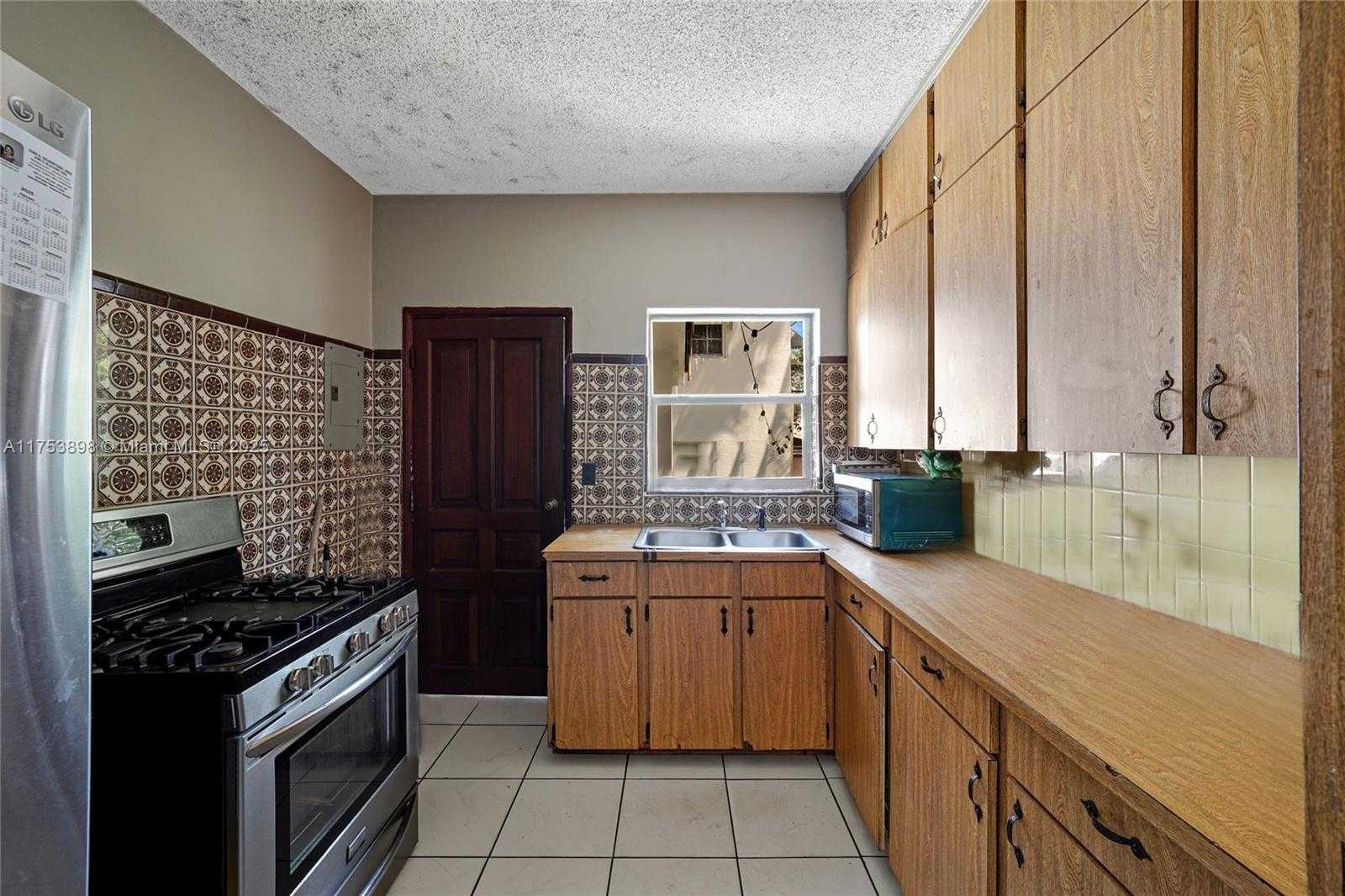 Small Image of 4727 NORTH EAST 1ST CT #3, Miami Number 15