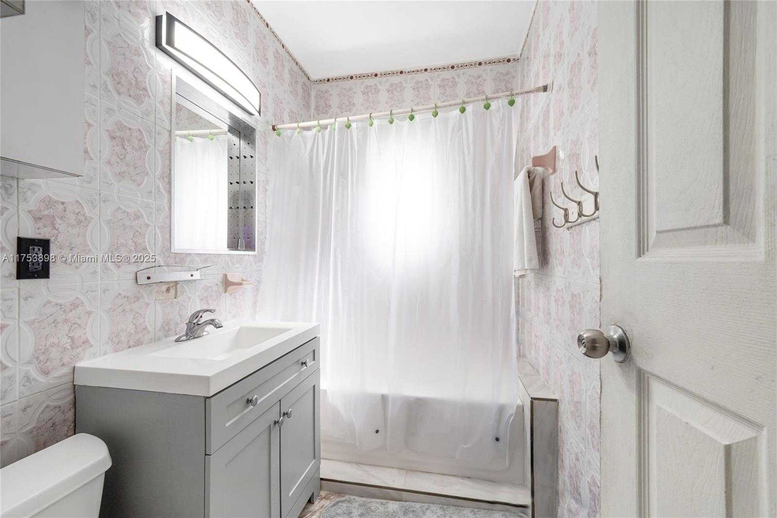 Small Image of 4727 NORTH EAST 1ST CT #3, Miami Number 22
