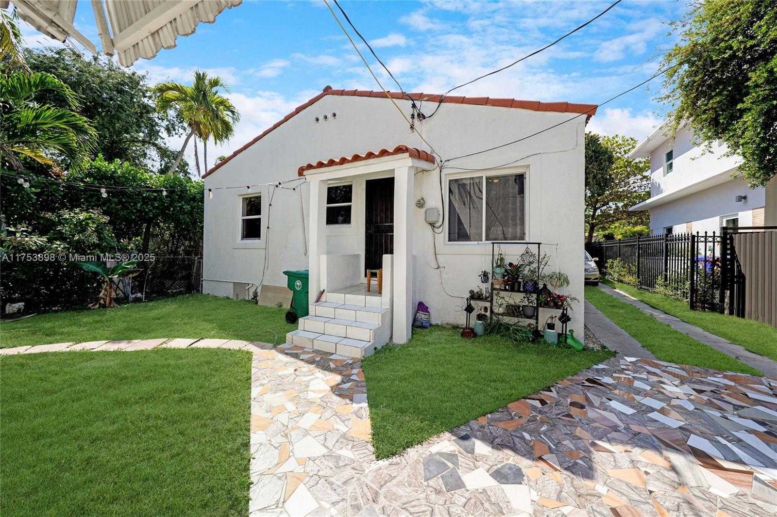 Small Image of 4727 NORTH EAST 1ST CT #3, Miami Number 4