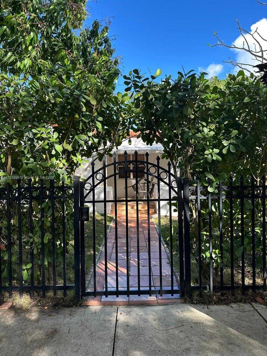 Small Image of 4727 NORTH EAST 1ST CT #3, Miami Number 40