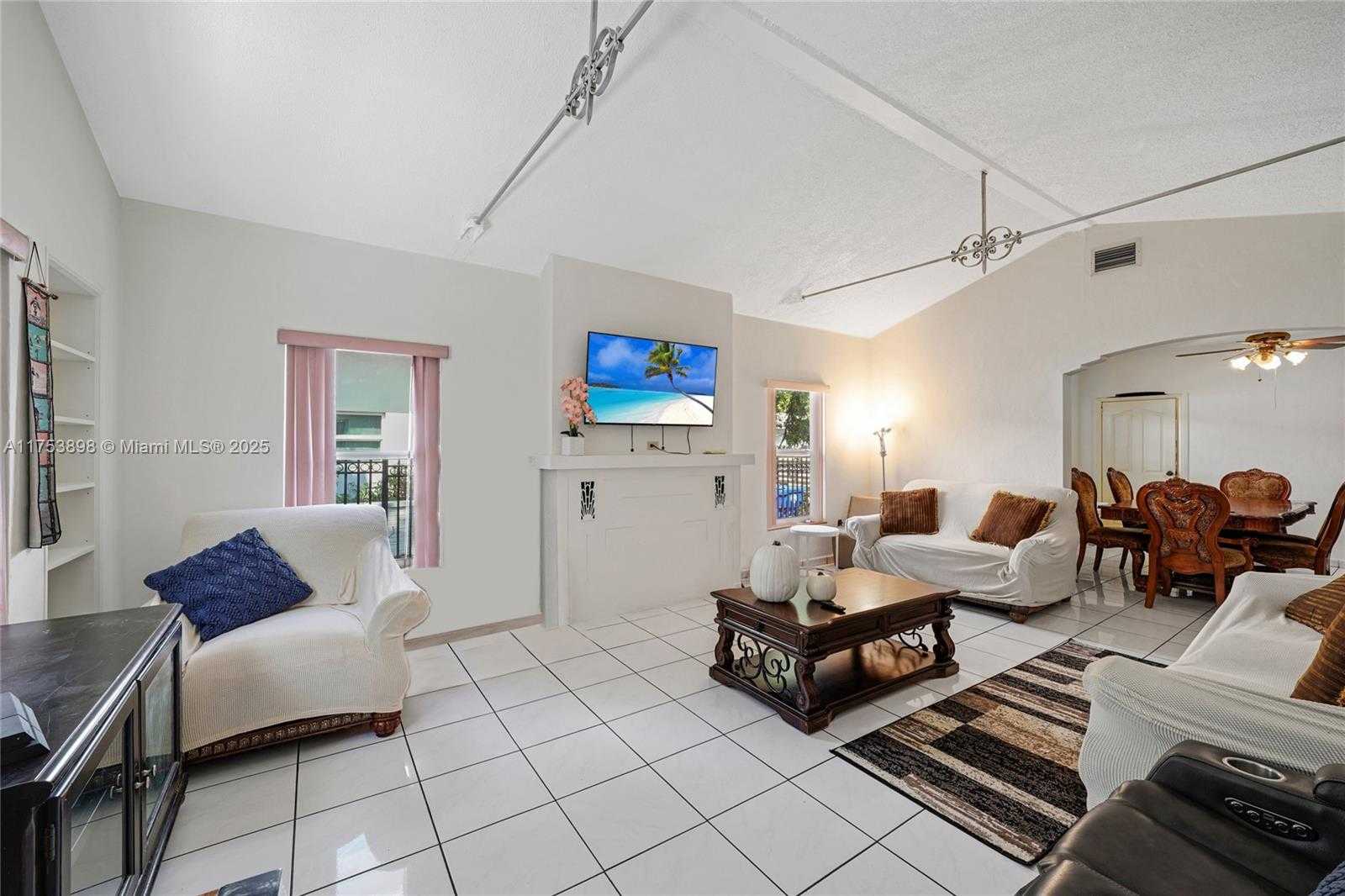 Small Image of 4727 NORTH EAST 1ST CT #3, Miami Number 9