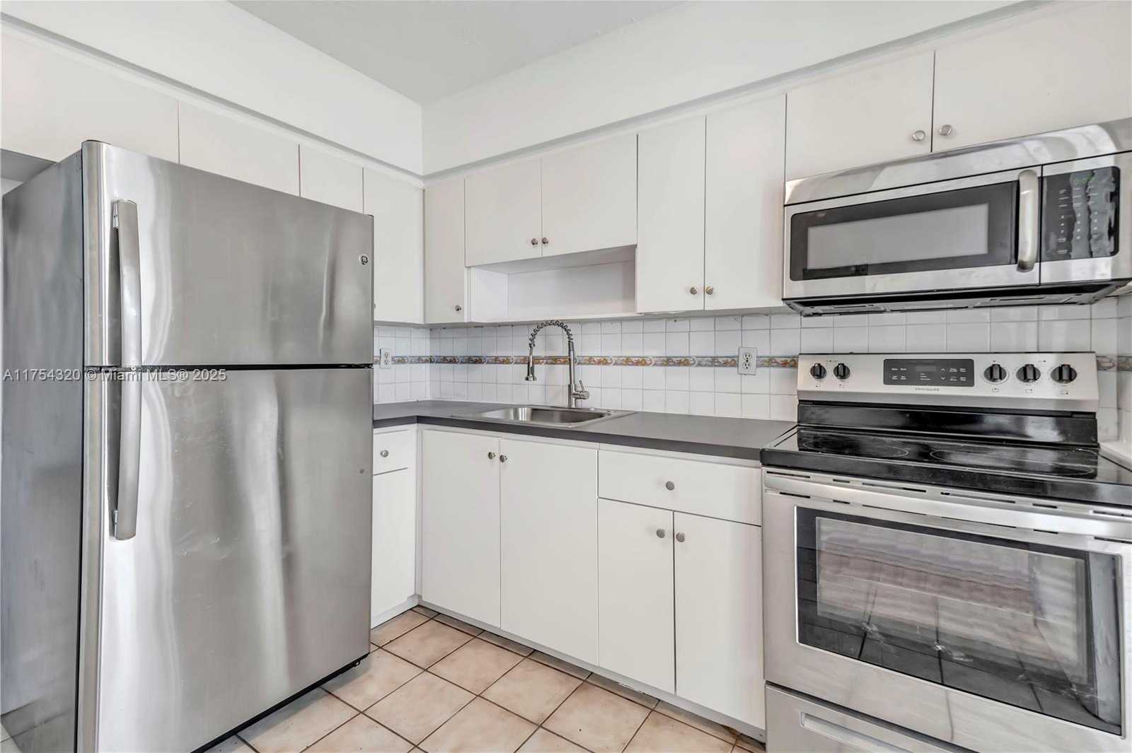 Small Image of 137 NORTH EAST 1ST CT #2, Dania Beach Number 4