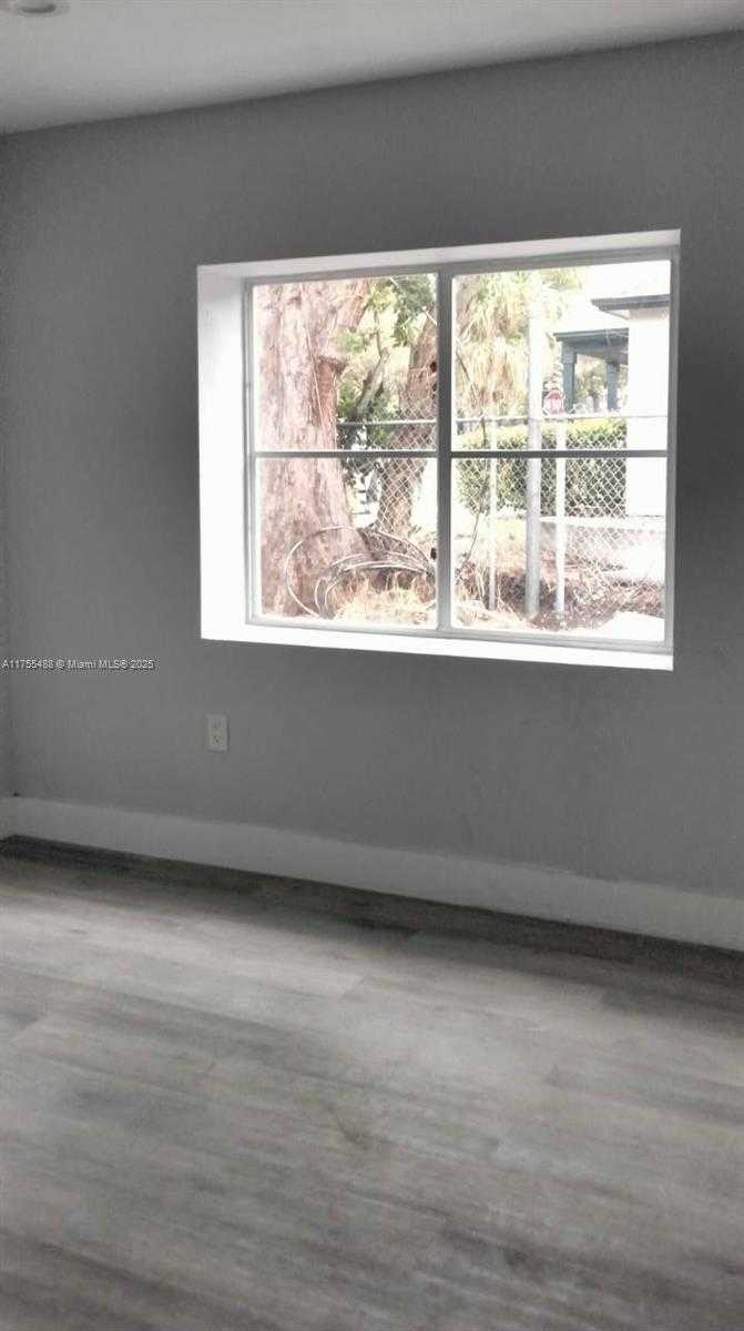 Small Image of 629 9TH ST, West Palm Beach Number 2