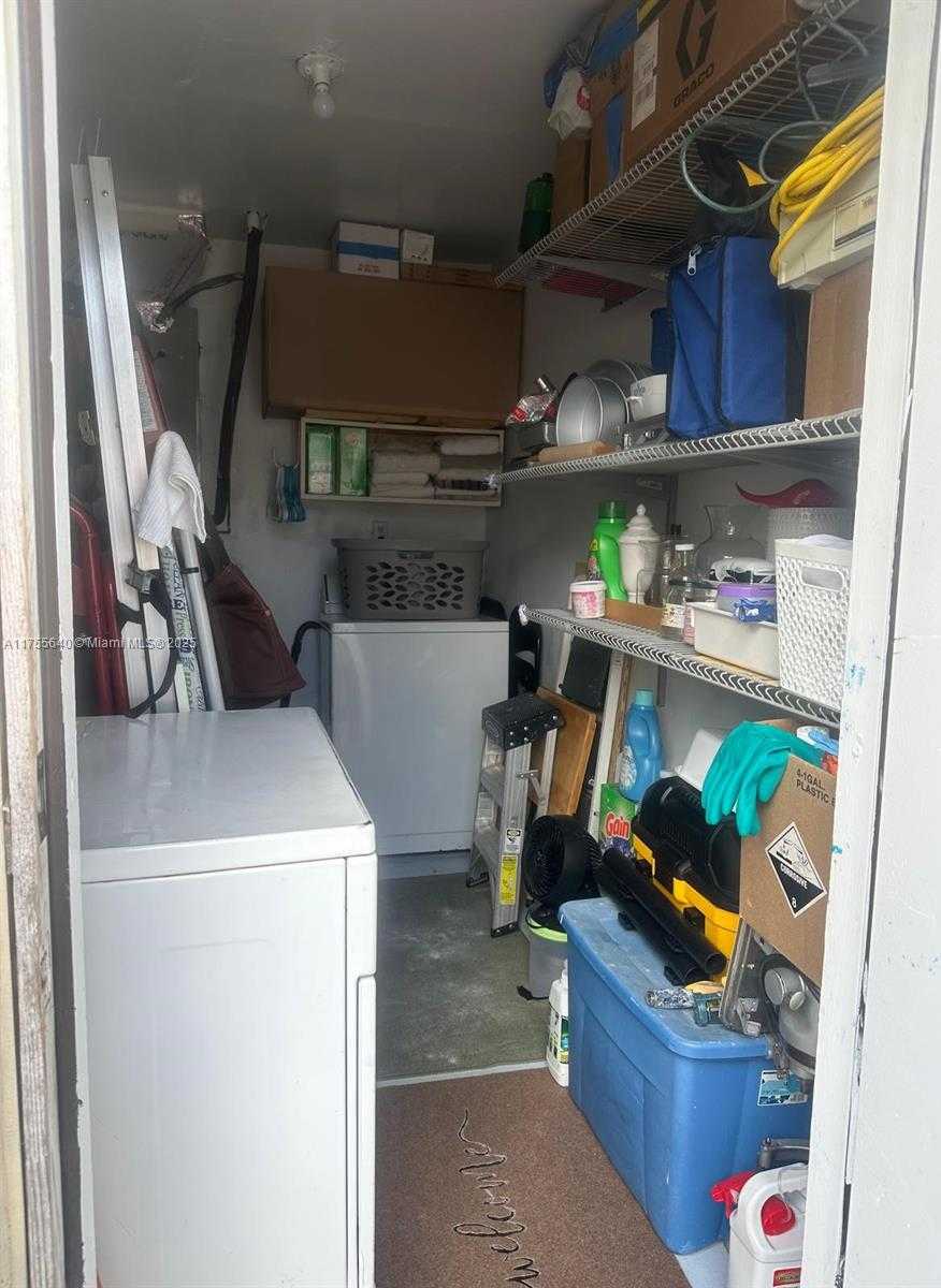 Small Image of 2888, Fort Lauderdale Number 17