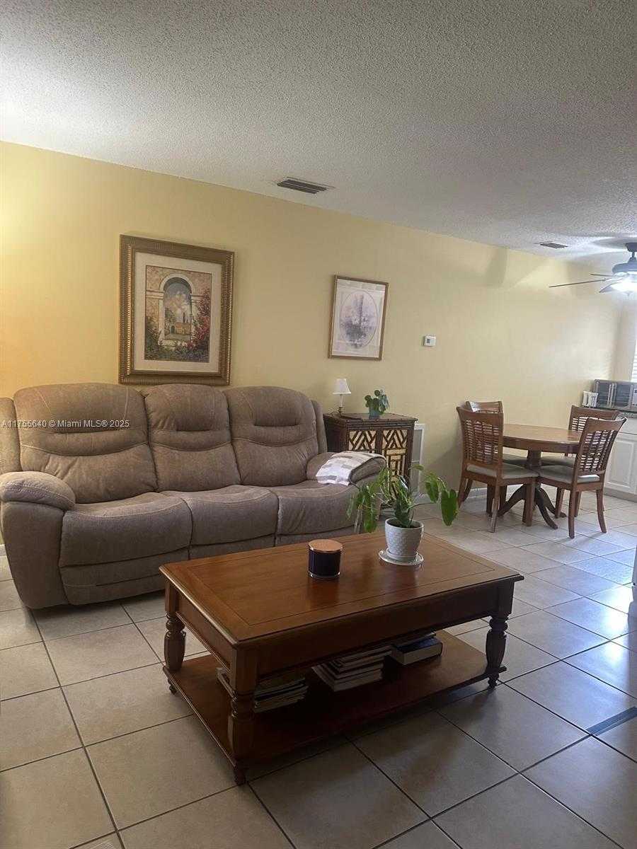 Small Image of 2888, Fort Lauderdale Number 6