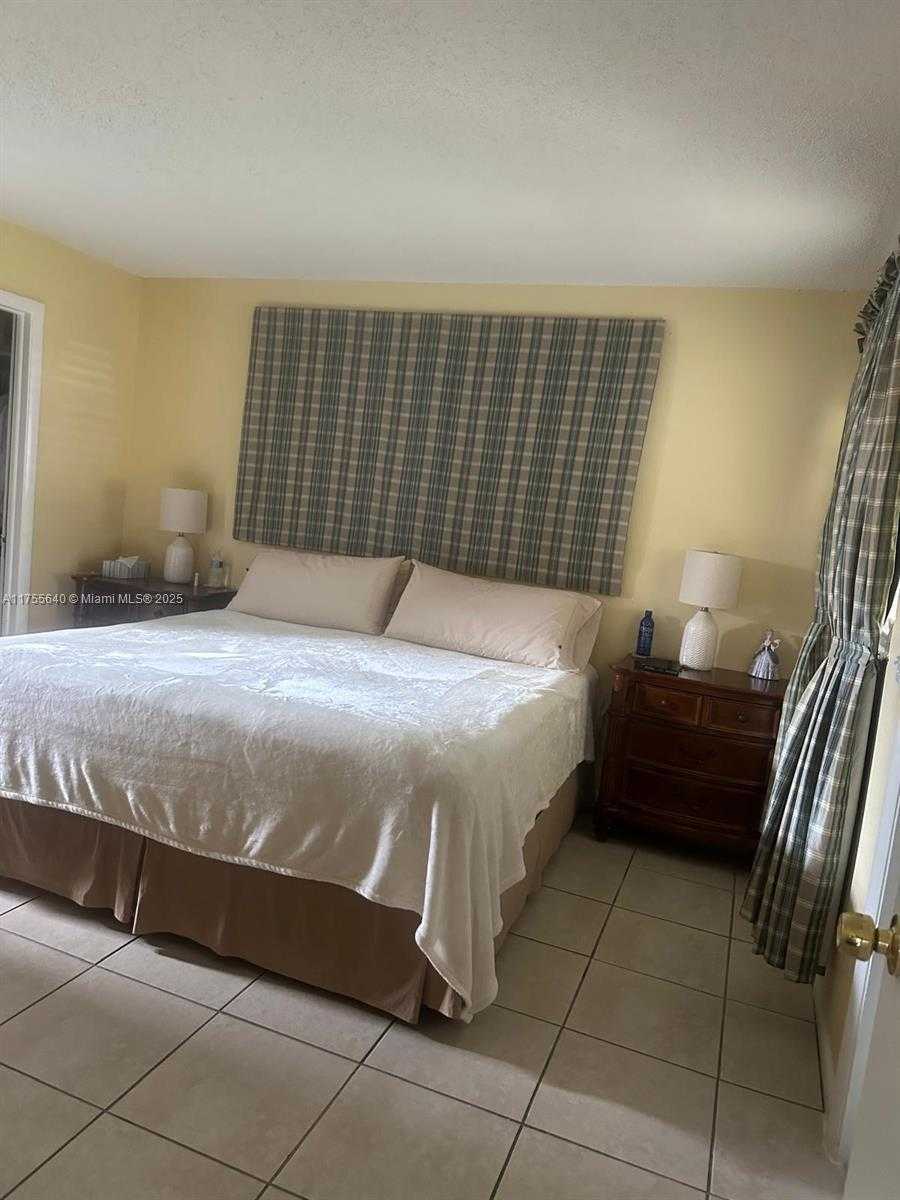 Small Image of 2888, Fort Lauderdale Number 8