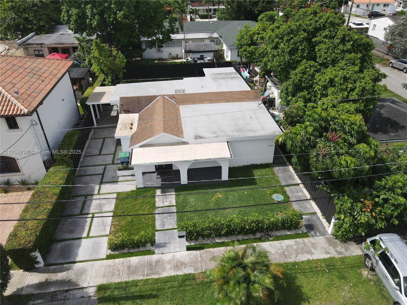 Small Image of 4288 SOUTH WEST 9TH ST, Miami Number 13