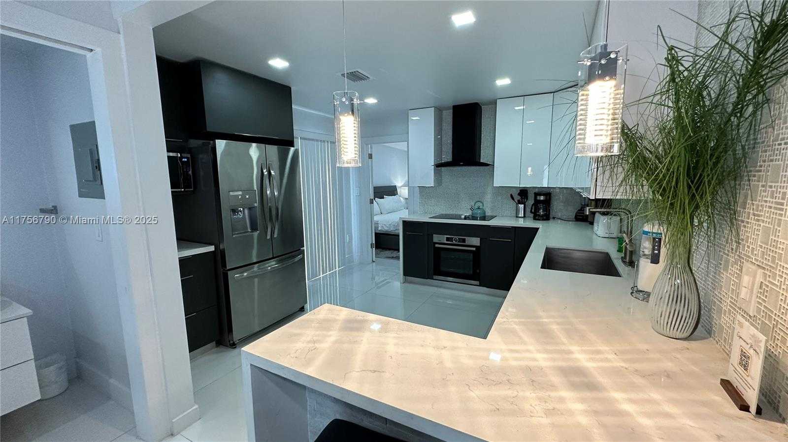 Small Image of 4288 SOUTH WEST 9TH ST, Miami Number 17