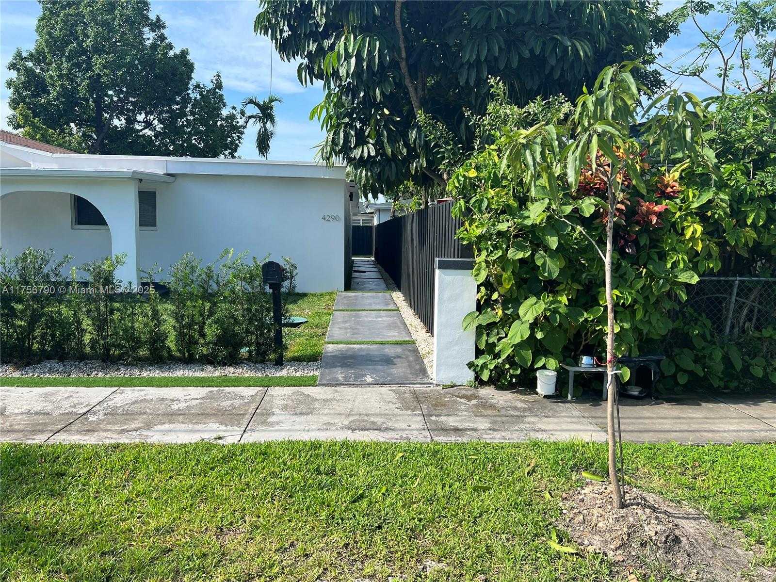 Small Image of 4288 SOUTH WEST 9TH ST, Miami Number 2