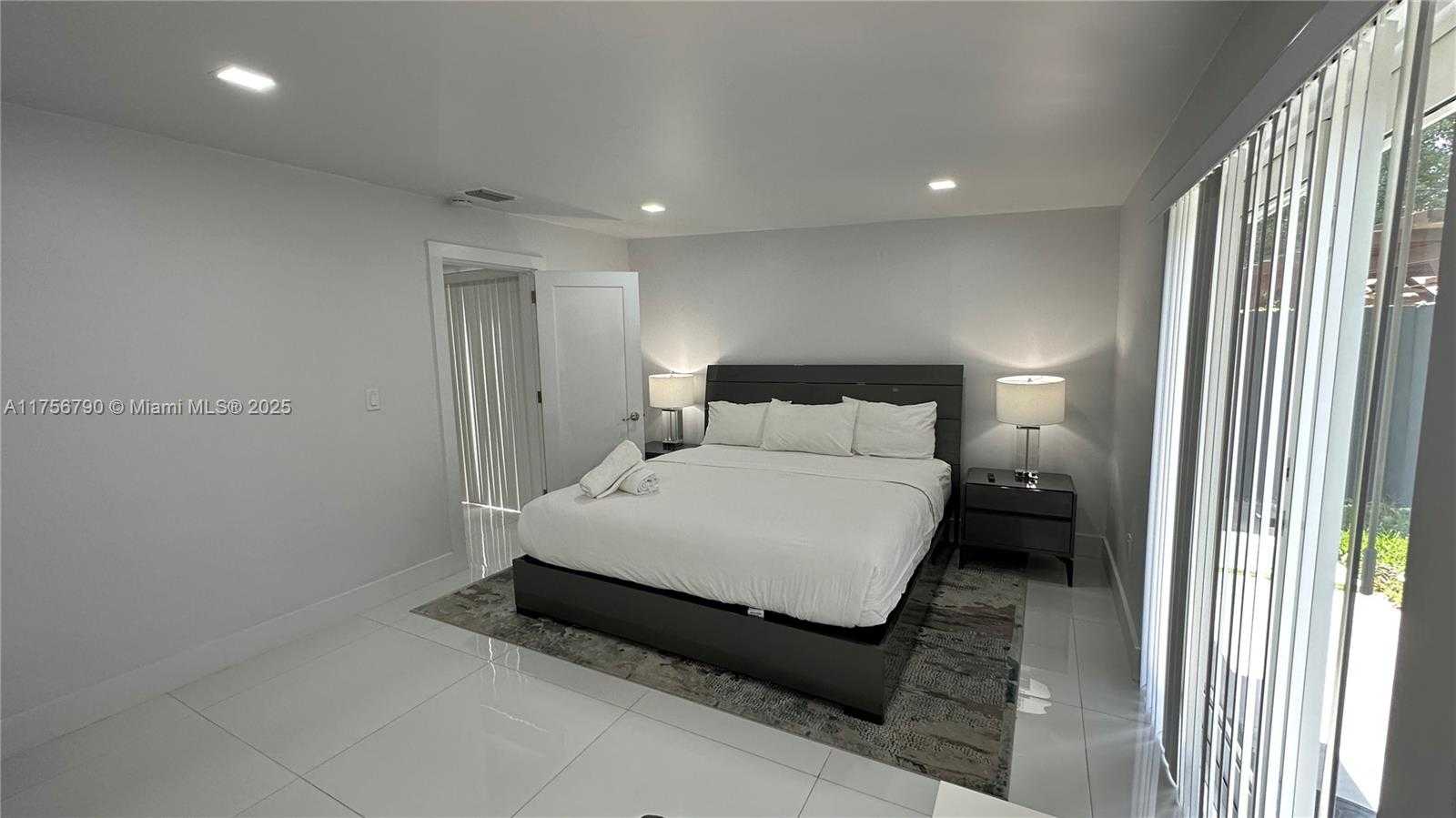 Small Image of 4288 SOUTH WEST 9TH ST, Miami Number 20