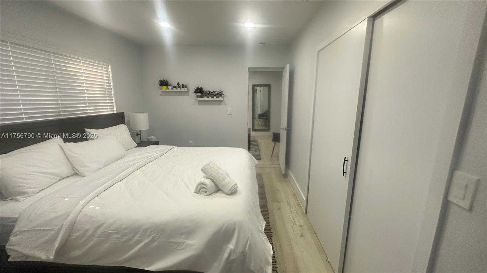 Small Image of 4288 SOUTH WEST 9TH ST, Miami Number 9