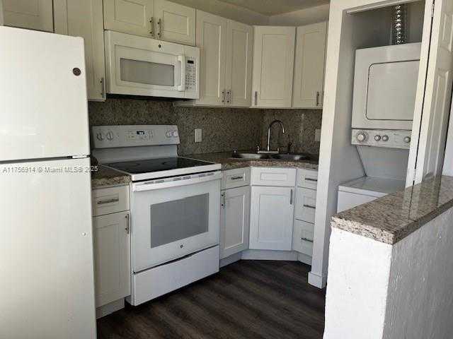 Small Image of 620 NORTH WEST 9TH AVE #2, Pompano Beach Number 2