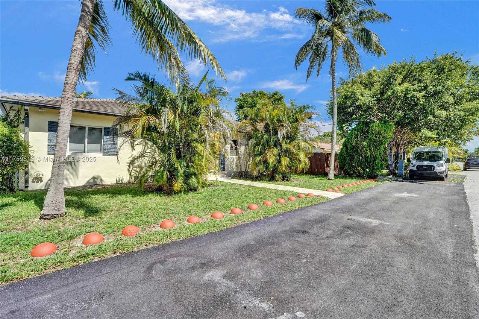 Small Image of 12055 NORTH EAST 9TH AVE #2, Biscayne Park Number 2