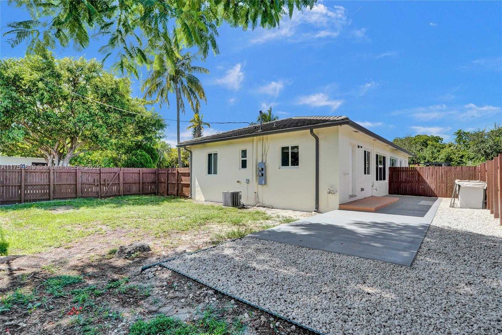 Small Image of 12055 NORTH EAST 9TH AVE #2, Biscayne Park Number 31