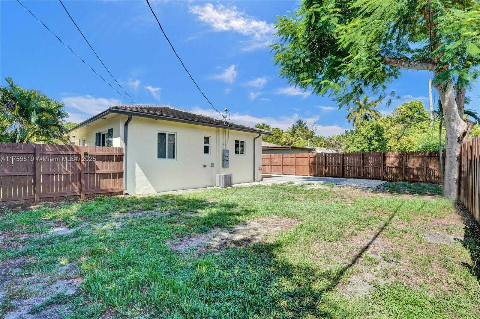 Small Image of 12055 NORTH EAST 9TH AVE #2, Biscayne Park Number 34