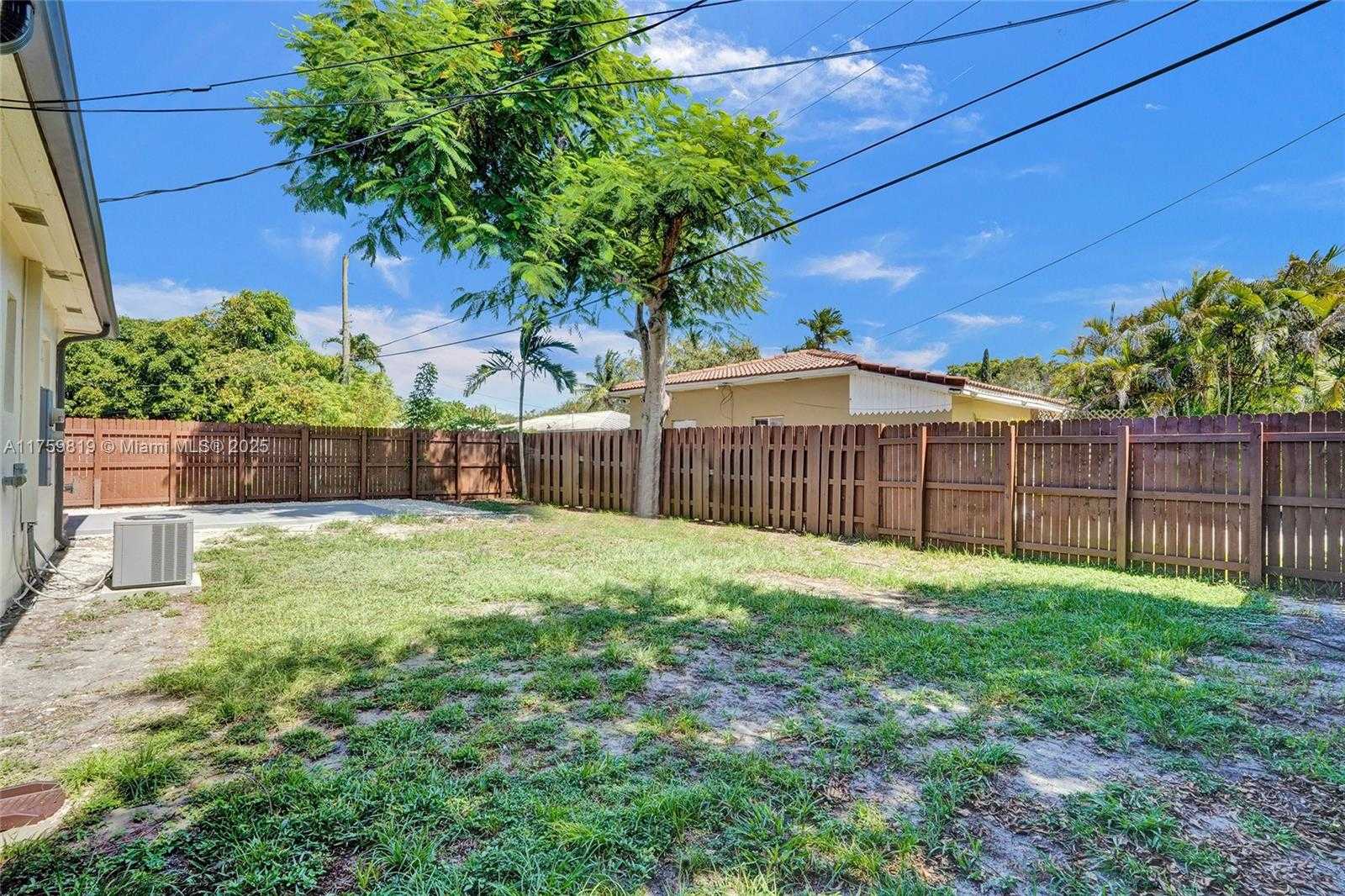 Small Image of 12055 NORTH EAST 9TH AVE #2, Biscayne Park Number 35