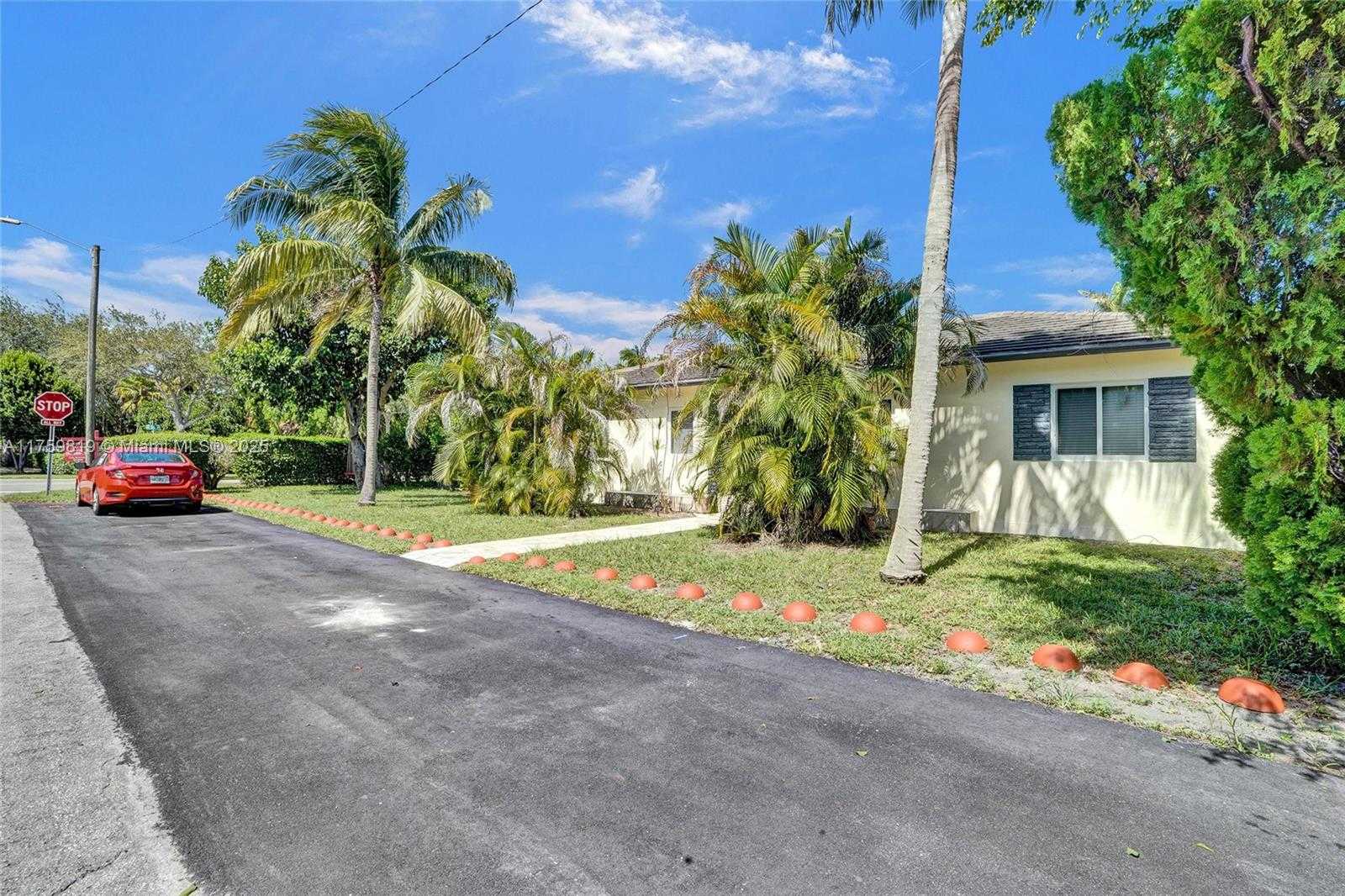 Small Image of 12055 NORTH EAST 9TH AVE #2, Biscayne Park Number 52
