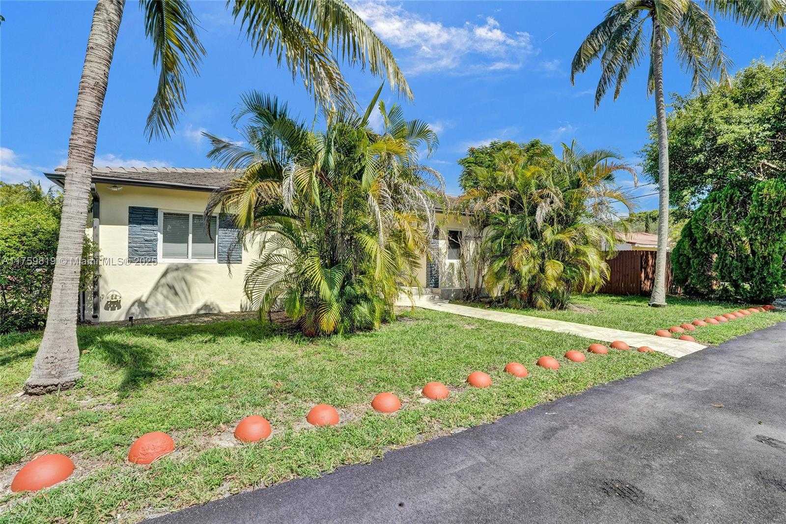 Small Image of 12055 NORTH EAST 9TH AVE #2, Biscayne Park Number 6