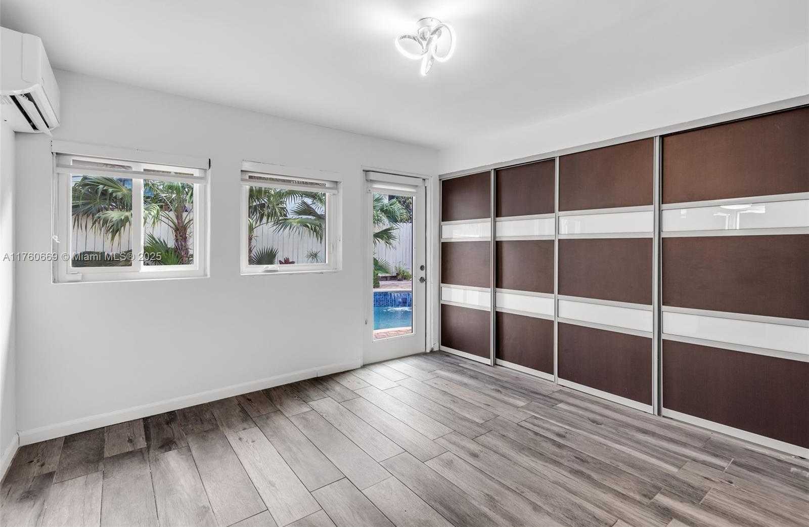 Small Image of 3800 CHARLES TER, Miami Number 11